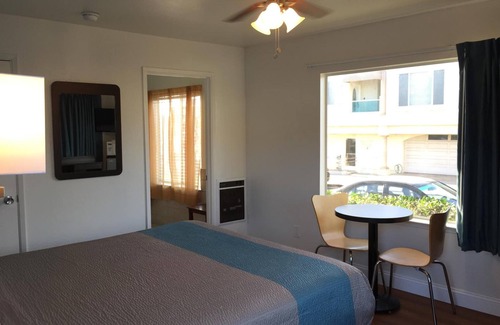 Downtown Hotel | Motel 6 Pismo Beach - Pacific Ocean