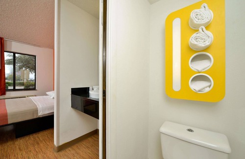 Plano Hotel | Motel 6 Plano, TX - West - Frisco