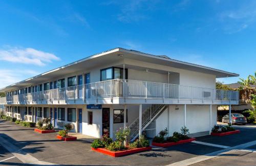 North State Hotel | Motel 6-Santa Barbara, CA - State Street