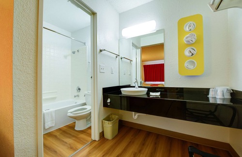 SeaTac Hotel | Motel 6 Seattle, WA - Airport