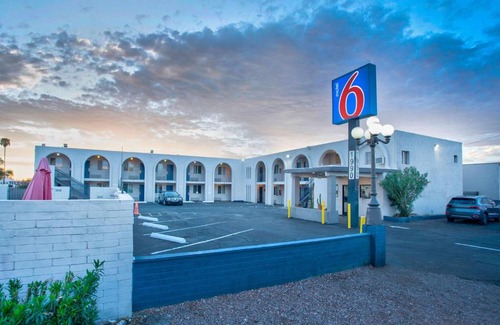 Tucson Hotel | Motel 6 Tucson, AZ - East Williams Center