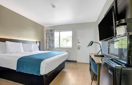 Venice Hotel | Motel 6 Venice, FL