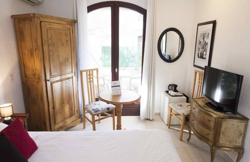Mandelieu-La-Napoule Hotel | Motel Capsol