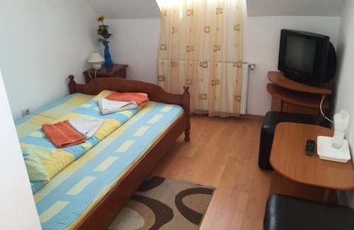 Miraslau Hotel | Motel Gela