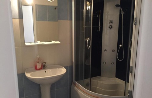 Miraslau Hotel | Motel Gela