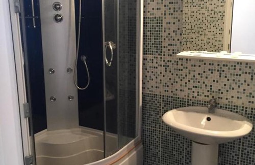 Miraslau Hotel | Motel Gela