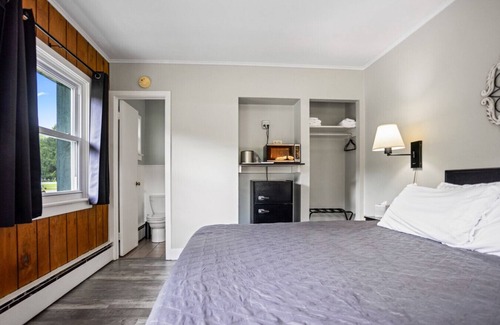Wellsboro Hotel | Motel King Suite | Ground Floor | 2 mi to Canyon