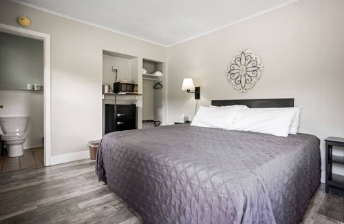 Wellsboro Hotel | Motel King Suite | Ground Floor | 2 mi to Canyon