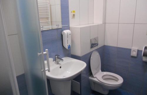 Kralova Hotel | Motel Madona