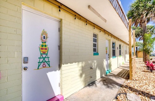 Bridgeport Heights Apartamento | Motel unit 8 · Lovely one bedroom with parking on premise.