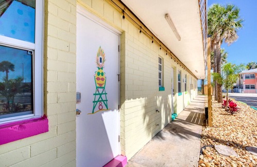 Bridgeport Heights Apartamento | Motel unit 8 · Lovely one bedroom with parking on premise.