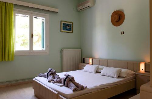 Posidonia Apartamento | Mother's House in syros Aegean sea