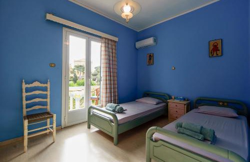 Posidonia Apartamento | Mother's House in syros Aegean sea