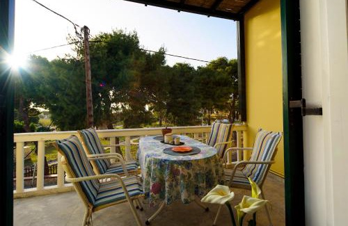Posidonia Apartamento | Mother's House in syros Aegean sea