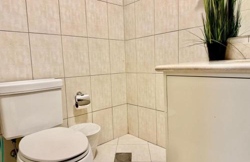 Motor City Apartamento | Motor City Norton Court Parking Pool