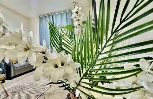 Motor City Apartamento | Motor City Norton Court Parking Pool