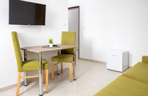 Tovarniky Apartamento | Motorest Farmárik