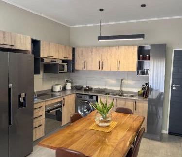 Gaborone Apartamento | Motswedi Place Apartments B4-Managed by Pulafela Prop Pty Ltd