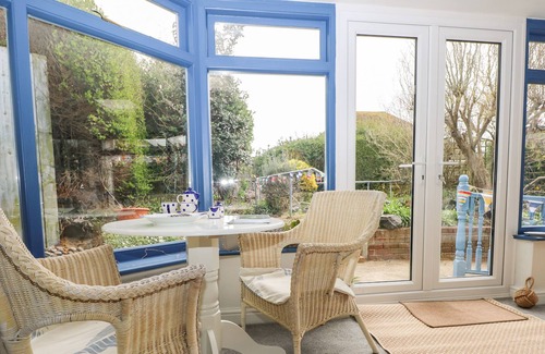 Peacehaven Cabaña | MOUETTE, pet friendly, country holiday cottage in Peacehaven