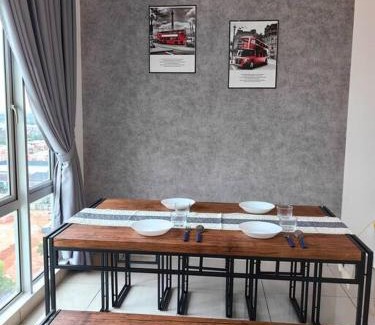 Tebrau Apartamento | Mount Austin Manhattan Homestay. 1-5 Pax/Projector Netflix