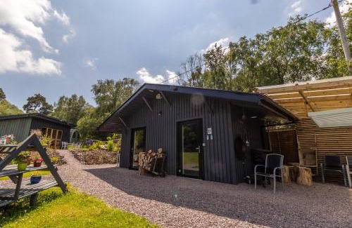 Banteer Otro | Mount Hillary Holiday Pods