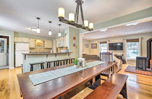 Mount Holly Casa | Mount Holly Vacation Rental w/ Hot Tub!