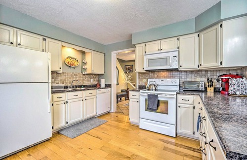 Mount Holly Casa | Mount Holly Vacation Rental w/ Hot Tub!