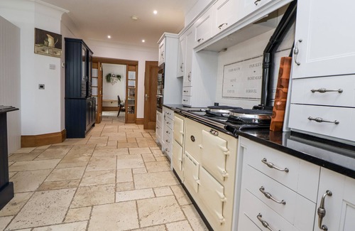 Meliden Cabaña | MOUNT HOUSE, family friendly, character holiday cottage in Dyserth