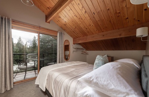 Mount Robson Cabina | Mount Robson Mountain River Lodge