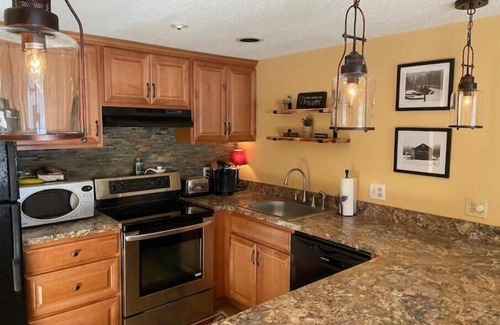 West Dover Casa | MOUNT SNOW CHALET/LOFT CONDO