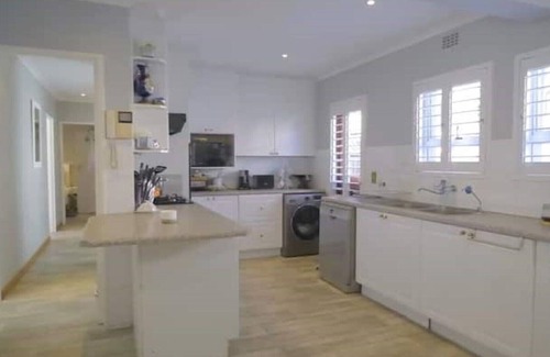 Constantia Casa | Mount View. Luxury 3 bed villa with pool