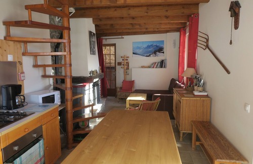 Novallay Chalet De Esquí | Chalet de montaña en entorno natural.