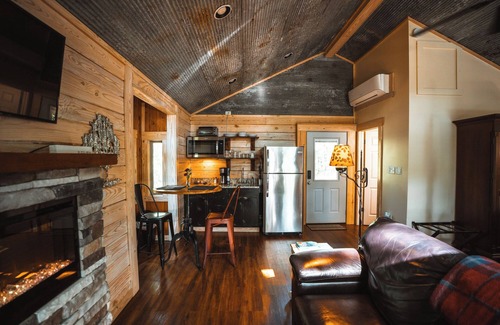 Mid America Cabina | Mountain Air Treehouse - Starlight Haven