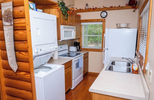 Clayton Hotel | Mountain Aire Cottages & Inn