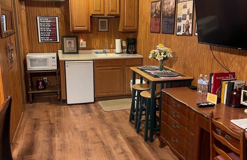 Clayton Hotel | Mountain Aire Cottages & Inn