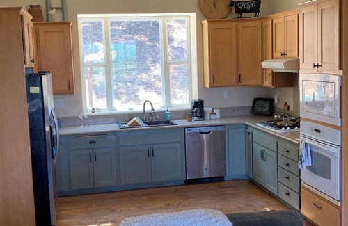 Mira Monte Casa | Mountain and Meadow View Home Close to Ojai and Ventura