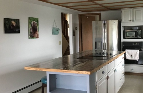 Kodiak Casa | Vista a la montaña y al mar cerca del centro de la ciudad y senderos