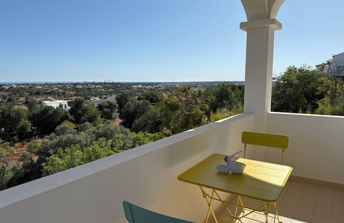 Loule Casa | Mountain, beach and golf retreat. Gardens and swimming pools and entertainment