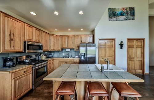 Tabernash Casa | Mountain Bliss | 3 BR Retreat W/Views + Hot Tub