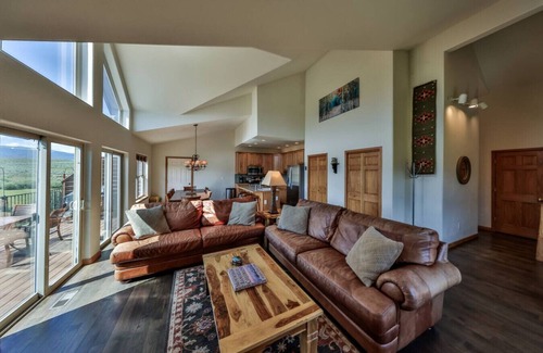 Tabernash Casa | Mountain Bliss | 3 BR Retreat W/Views + Hot Tub