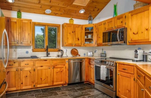Jewett Casa | Mountain Blue Vista: Luxury Retreat near Ski Resorts with Hot Tub, Firepit, Pond