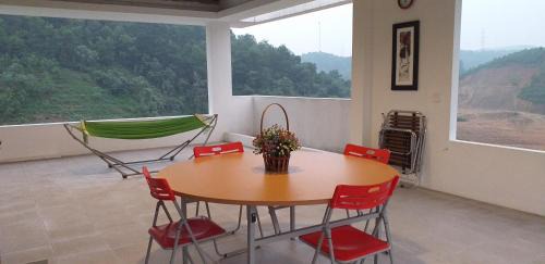 Yen Binh Casa | Mountain Breath Retreat - Am Nui Tho