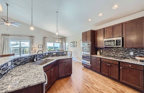 Monument Casa | Mountain Breeze Retreat 30-day rental