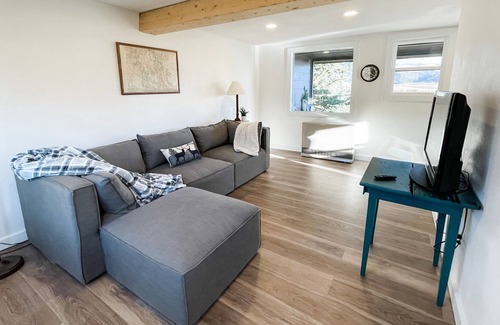 Creede Casa | Mountain bungalow as seen on Hgtv's Building Roots