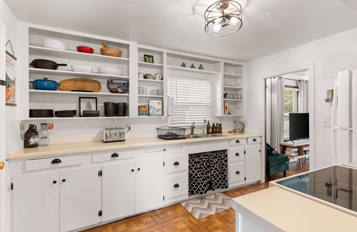 Dunsmuir Casa | Mountain Bungalow Close to Waterfalls