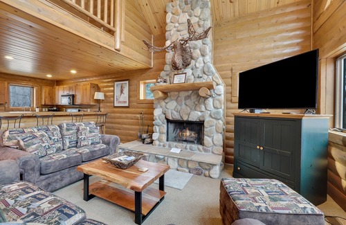 Boyne Falls Cabina | Mountain Cabin 816 | Monument Golf Course | Deer Lake | Boyne Mountain Resort