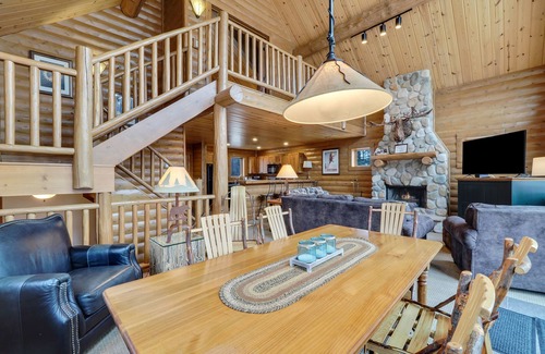 Boyne Falls Cabina | Mountain Cabin 816 | Monument Golf Course | Deer Lake | Boyne Mountain Resort