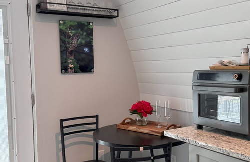 Bakersville Cabina | Mountain Cabin, Hot tub, Pet friendly, campfire, views, Ocean Blue