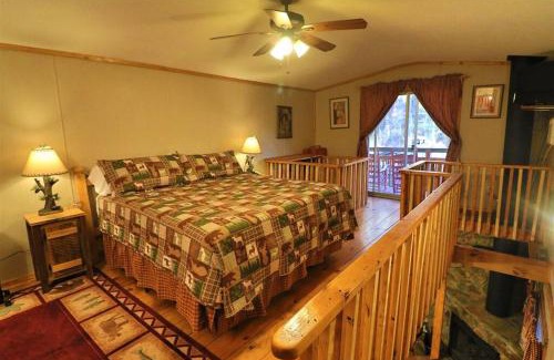Helen Casa | Mountain Cabin in woods 3 minutes to Helen #13