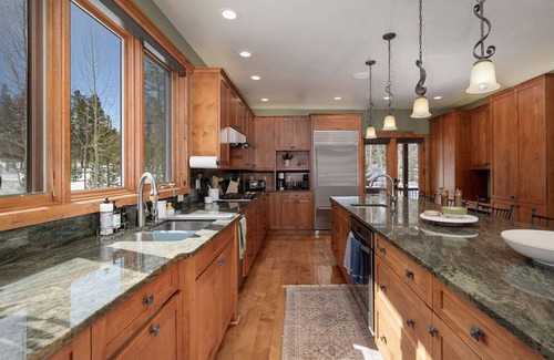 Granby Casa | Mountain cabin w/ hot tub & game room